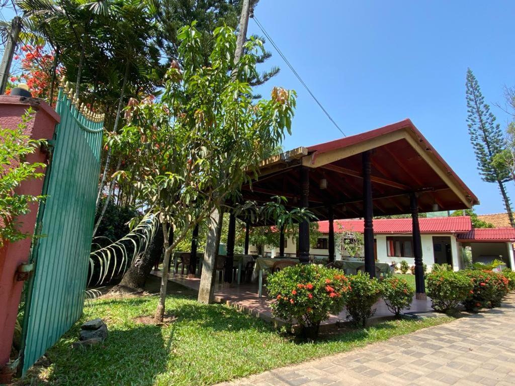 Hotel Tk Green Garden Matara Exterior photo