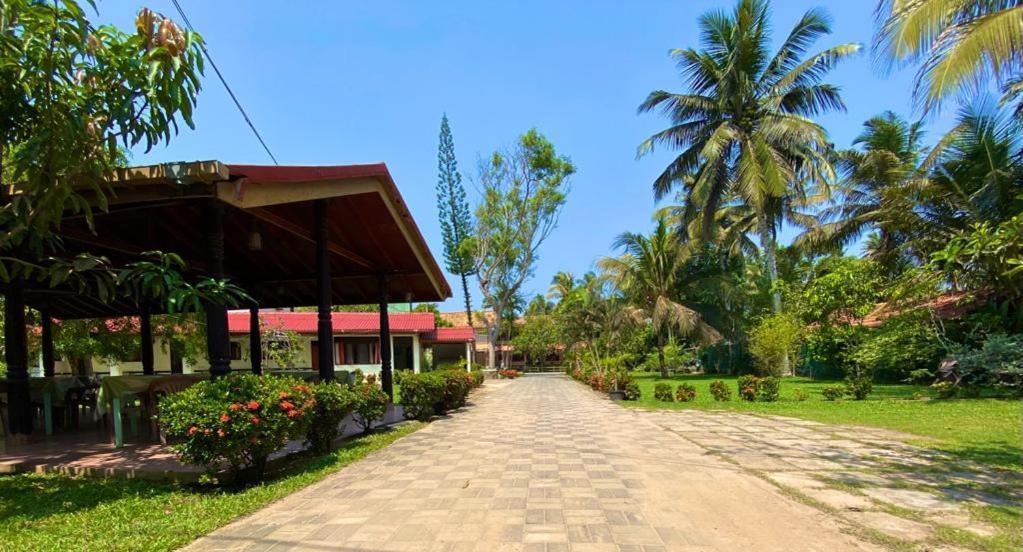 Hotel Tk Green Garden Matara Exterior photo