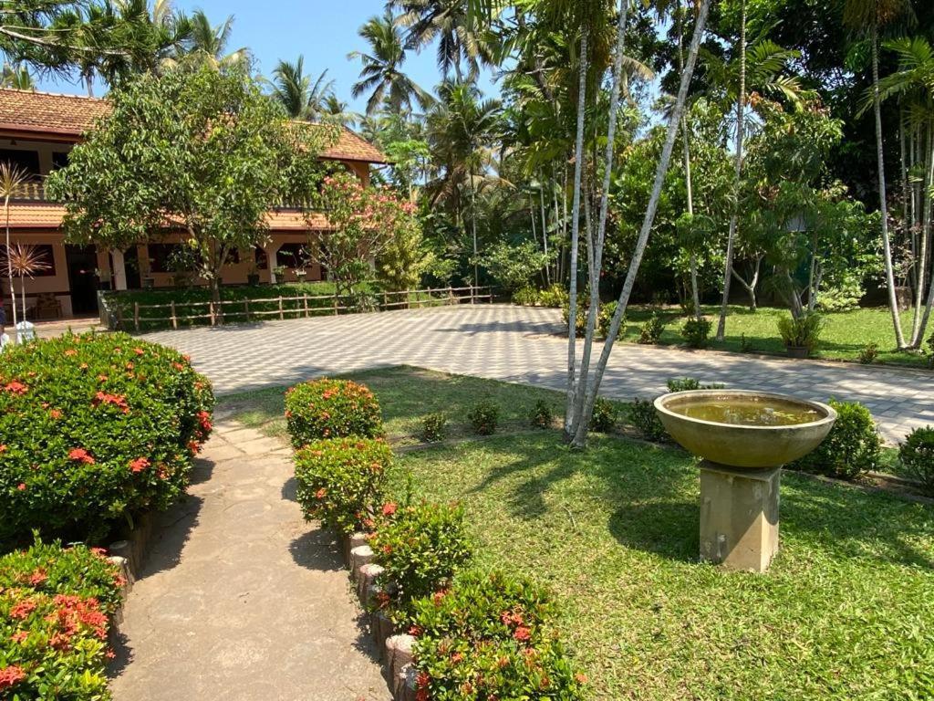 Hotel Tk Green Garden Matara Exterior photo